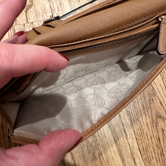 Michael Kors Trifold Wallet - Picture 5 of 13